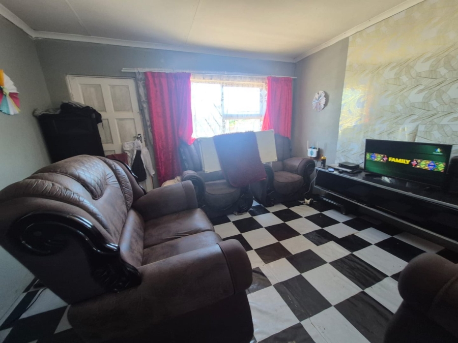 2 Bedroom Property for Sale in Govan Mbeki Eastern Cape